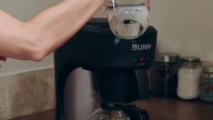 Read more about the article How to Clean Bunn Coffee Maker With Vinegar