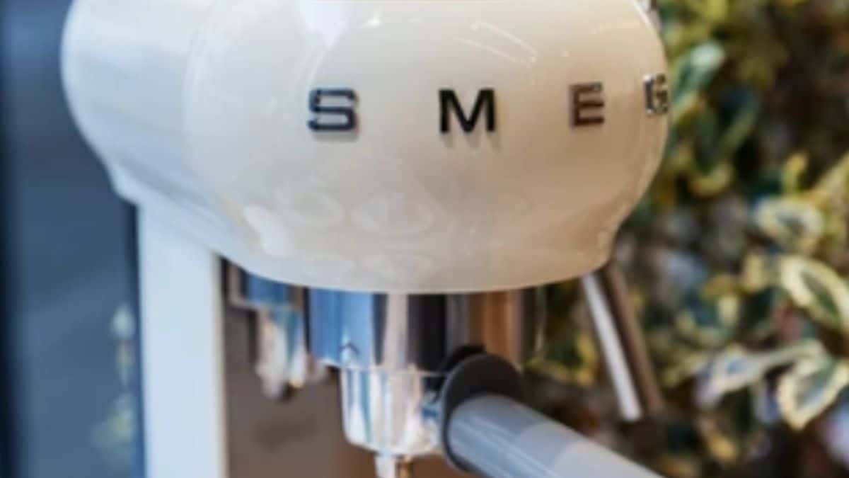 You are currently viewing Smeg coffee maker