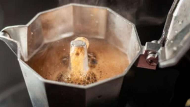 Can you put milk in a Moka pot?