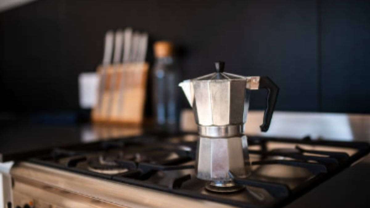 can you steam milk in a moka pot