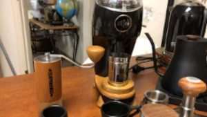 Read more about the article Comandante C40 vs niche zero [Grind it Like a Boss]