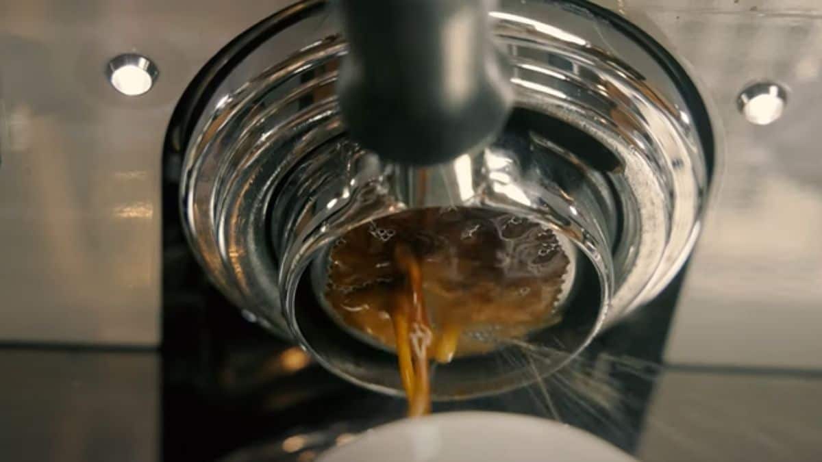 espresso machine spraying water