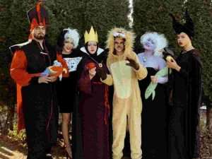 19 Large Group Halloween Costume Ideas That Will Make You the Life of ...